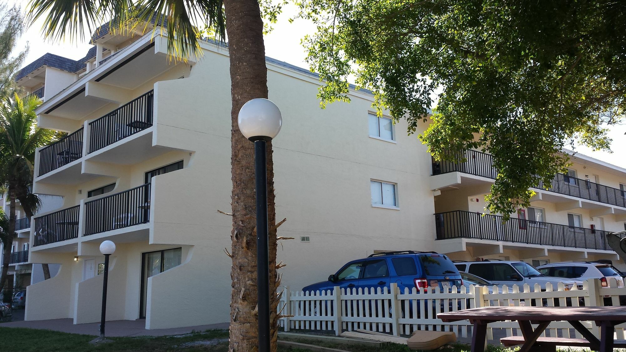 The Bay Inn At The Lani Kai Fort Myers Beach Exterior photo